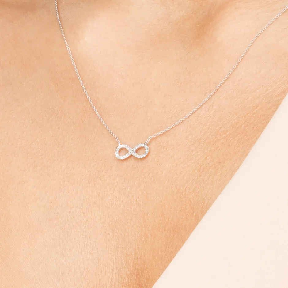 halskette_infinity_mit_di_3-1.webp Halskette Infinity mit Diamanten, 18 Karat Weißgold-LEAF Discount