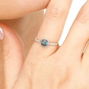 Ring Blue Topas mit Diamanten, 14 Karat Weißgold-LEAF Sale