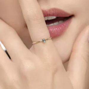 Ring Cabochon, 14 Karat Gelbgold, Blauer Topas-LEAF Fashion