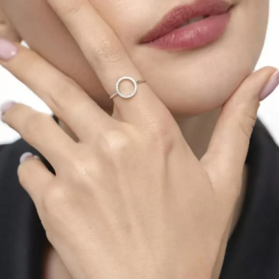 ring_circle_mit_diamanten_2.webp Ring Circle mit Diamanten, 18 Karat Weißgold-LEAF Online