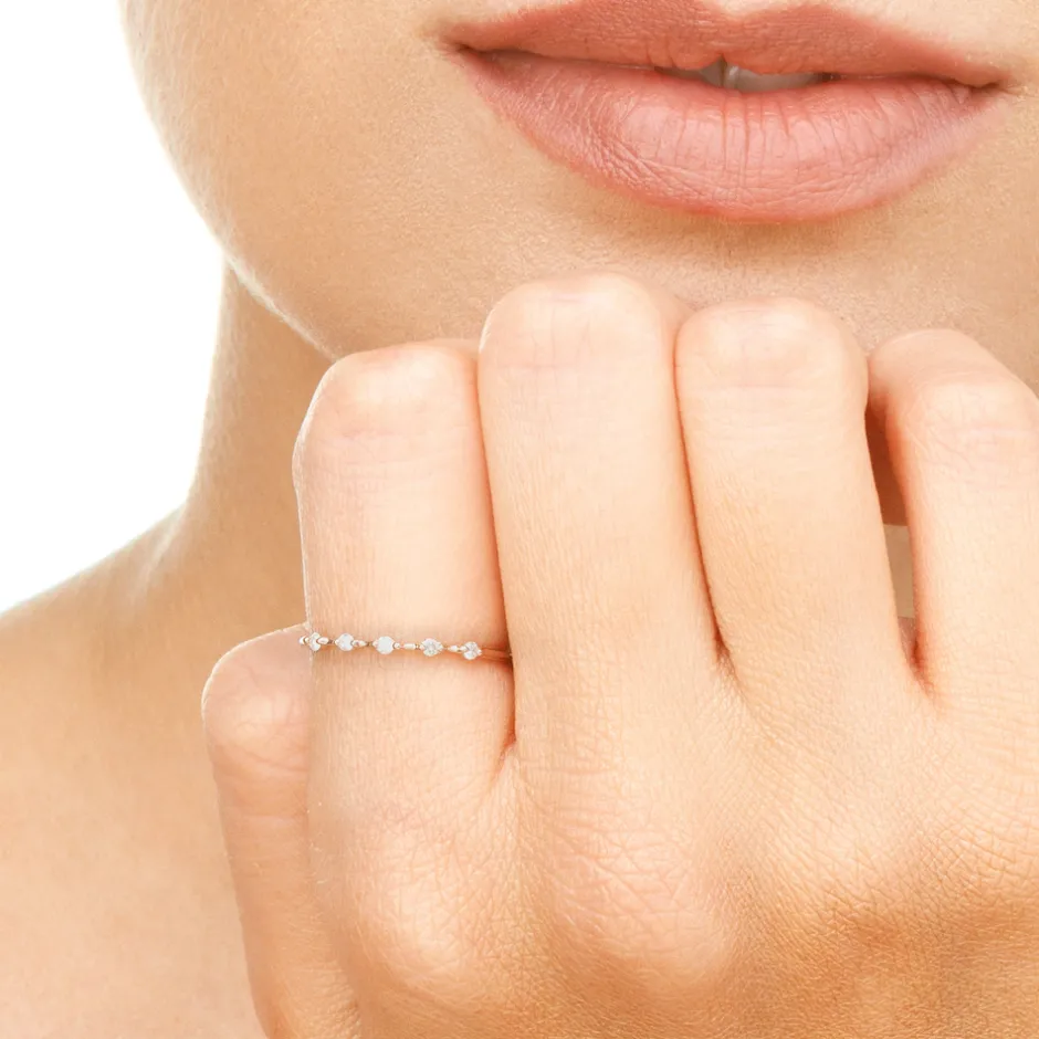 ring_mit__diamanten__kara_3-1.webp Ring mit 5 Diamanten, 14 Karat Rosegold-LEAF New