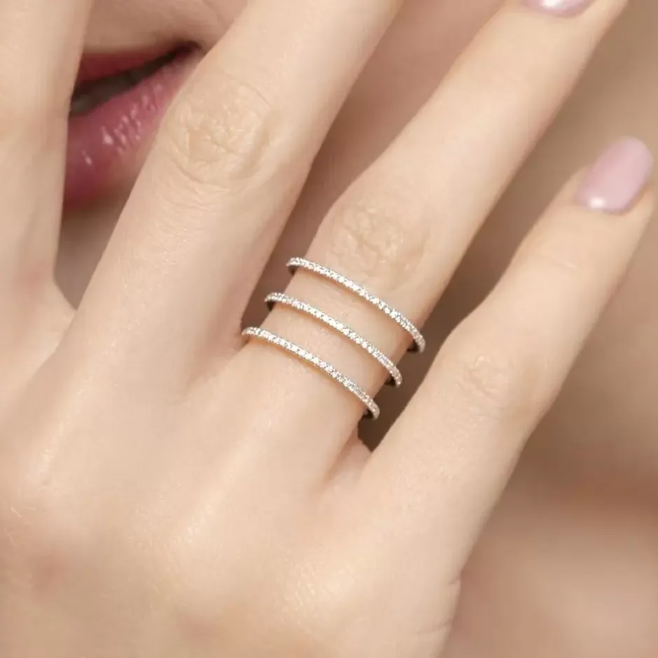 ring_triple_mit_diamanten_1-1.webp Ring Triple mit Diamanten, 18 Karat Rosegold-LEAF New
