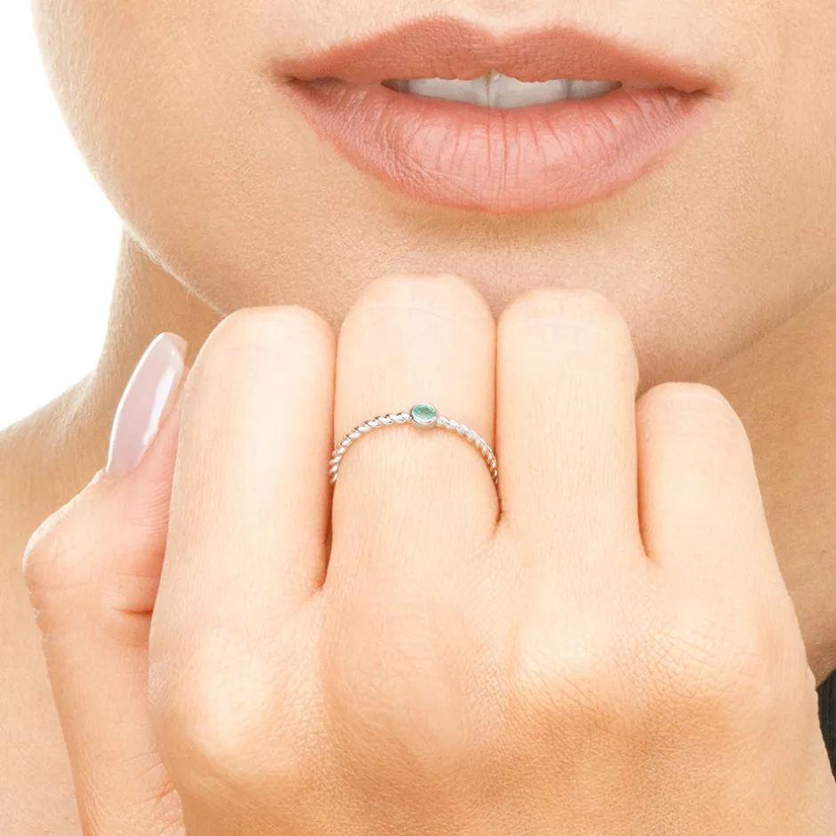 ring_twist_smaragd__karat_3.webp Ring Twist Smaragd, 14 Karat Weißgold-LEAF Hot