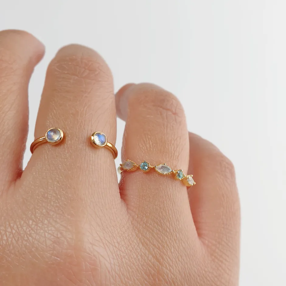 silber_ring_oval_gems_ros_5.webp Silber Ring, Oval Gems, Rosenquarz, Gelbgold-LEAF Online