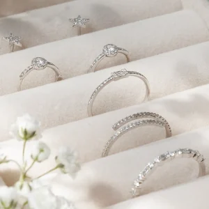 Verlobungsring mit Baguette Diamanten, 14 Karat Weißgold-LEAF Clearance